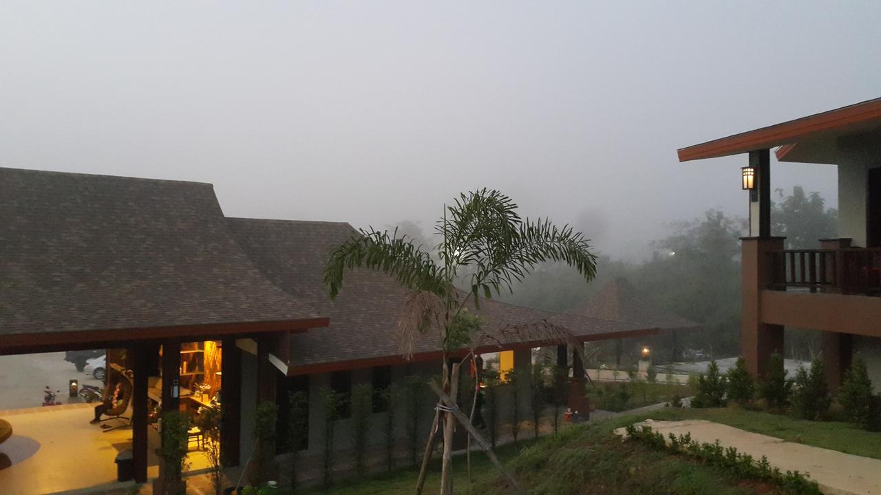 Phu Chom Mork Resort Szangkhlaburi Kültér fotó